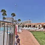 Bungalow Santa Fe Hotel *